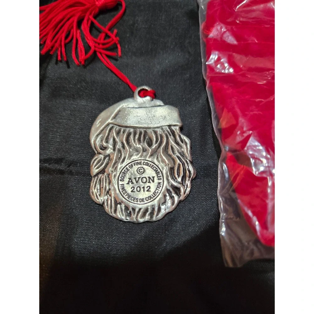 AVON 2012 PEWTER CHRISTMAS SANTA ORNAMENT Collectible New w/ box and bag